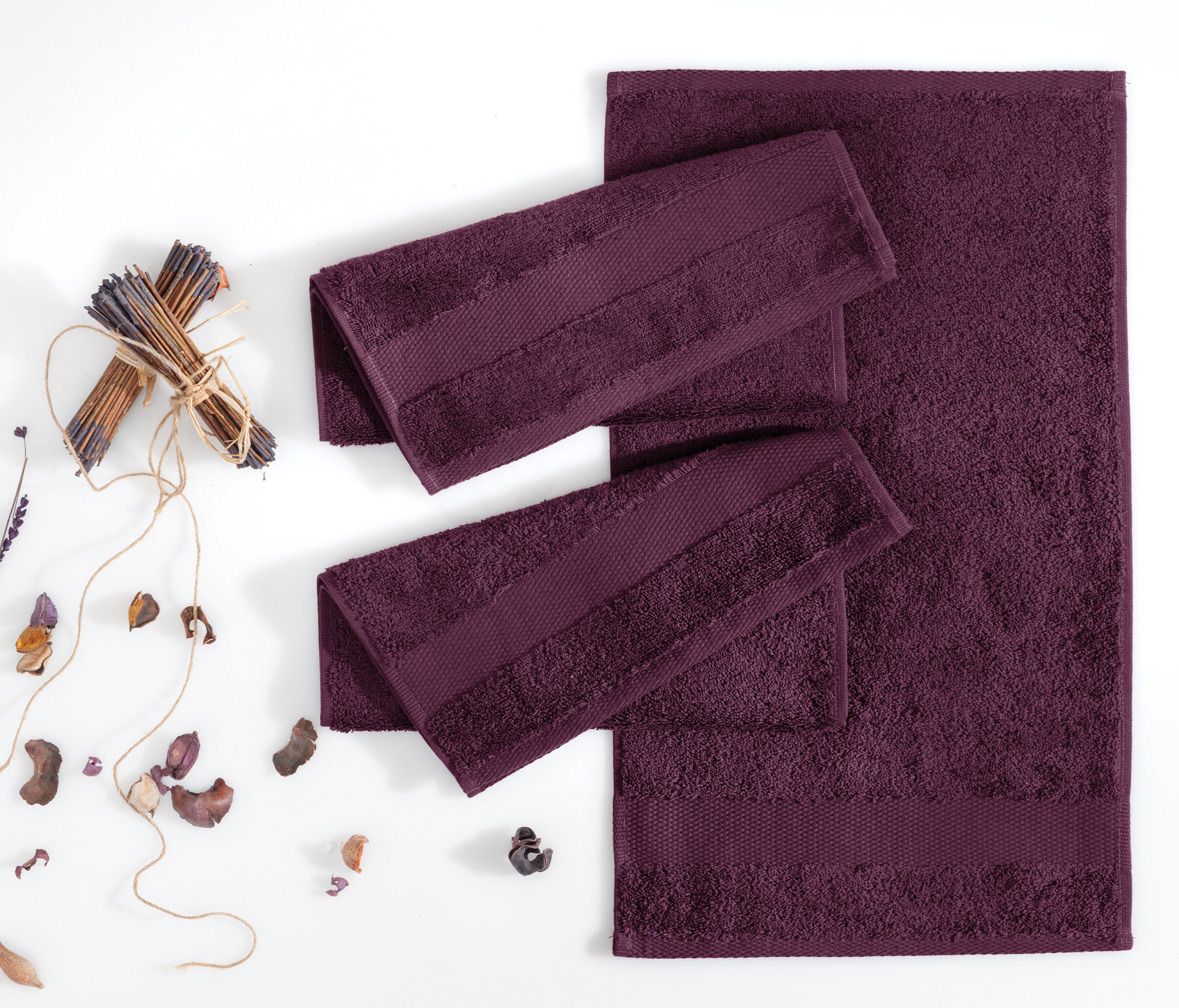 Essentials Hand Towel - Fushia (50x90 cm)